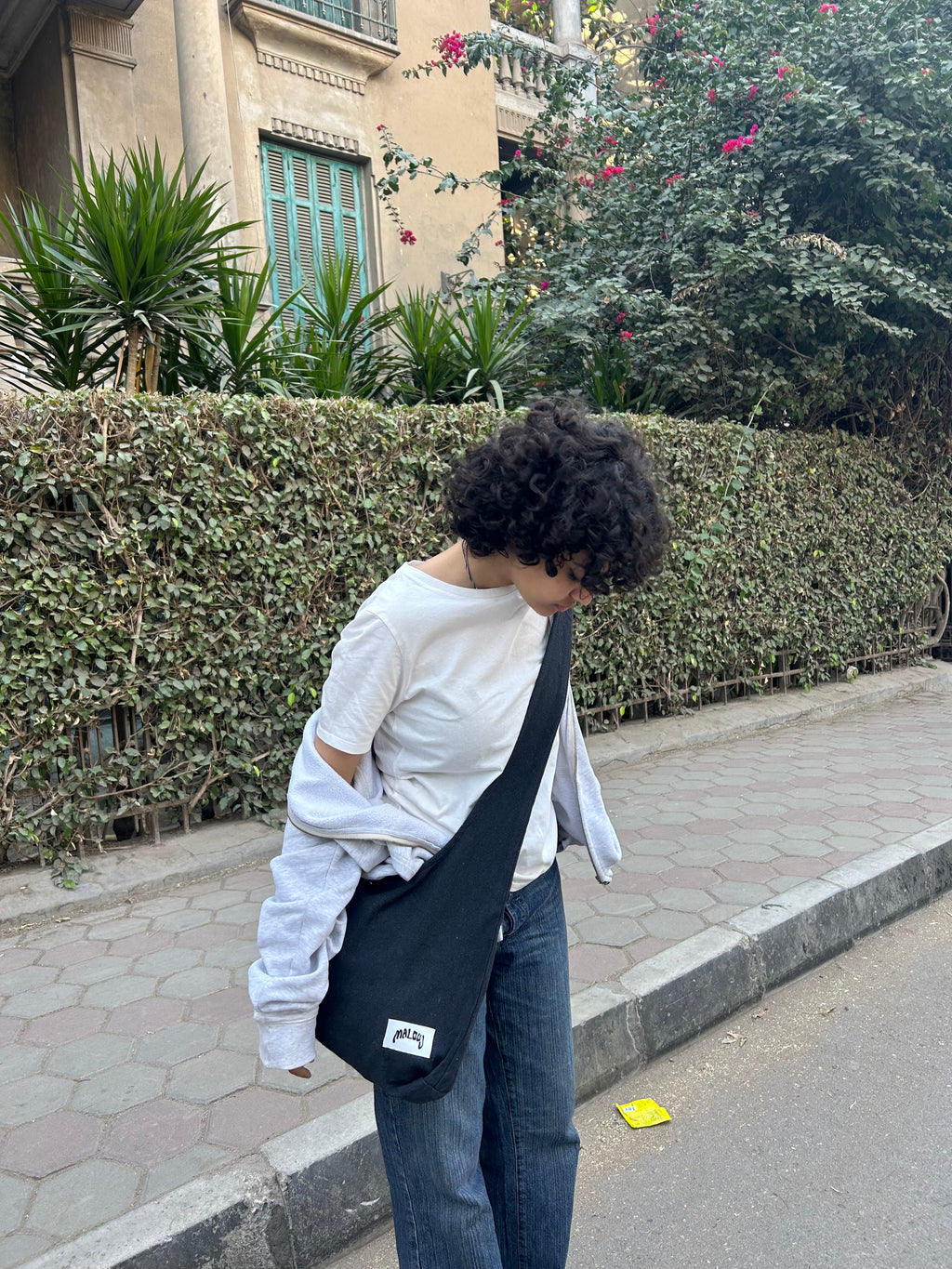 BLACK SHOULDER BAG