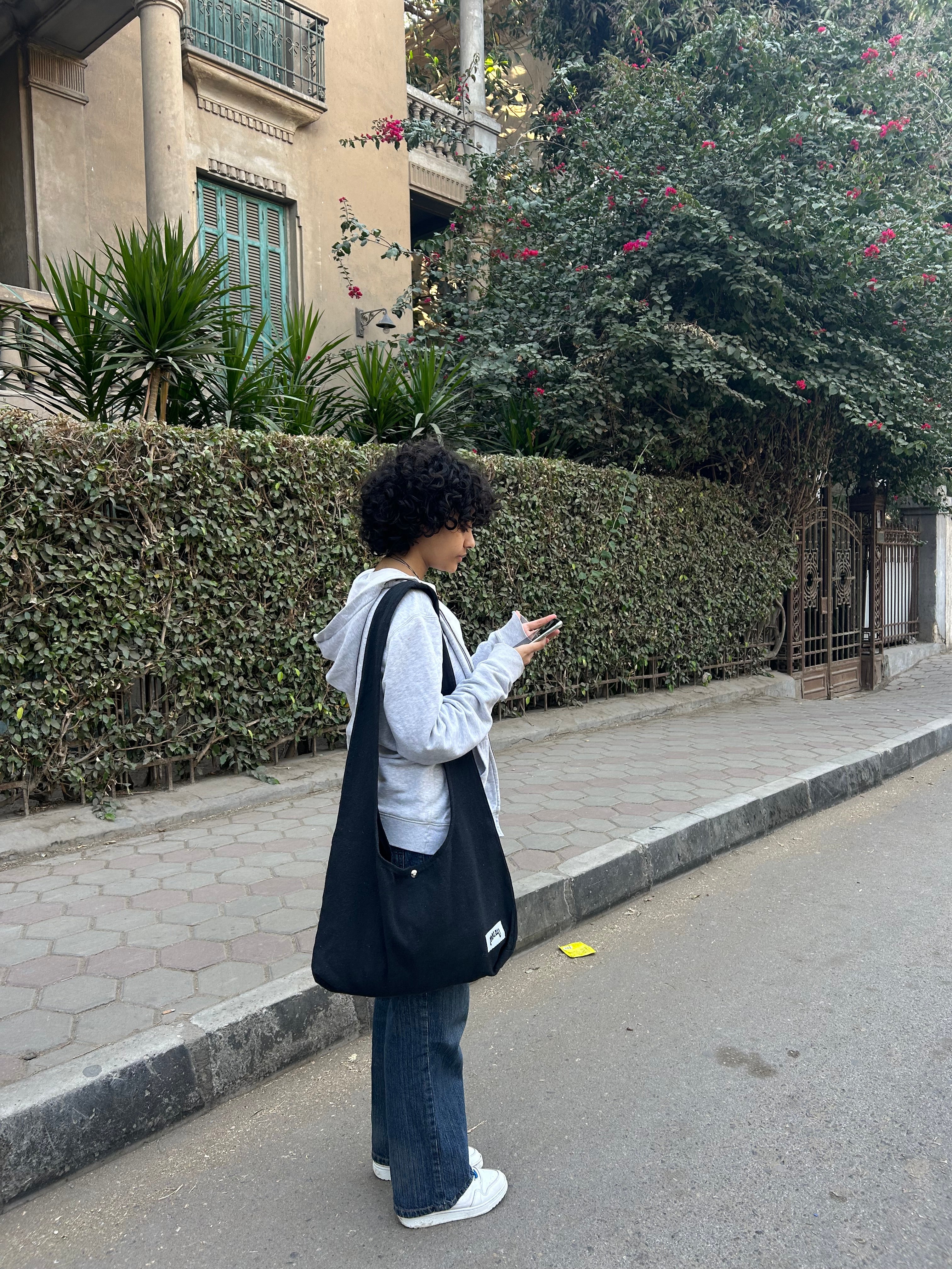 BLACK SHOULDER BAG