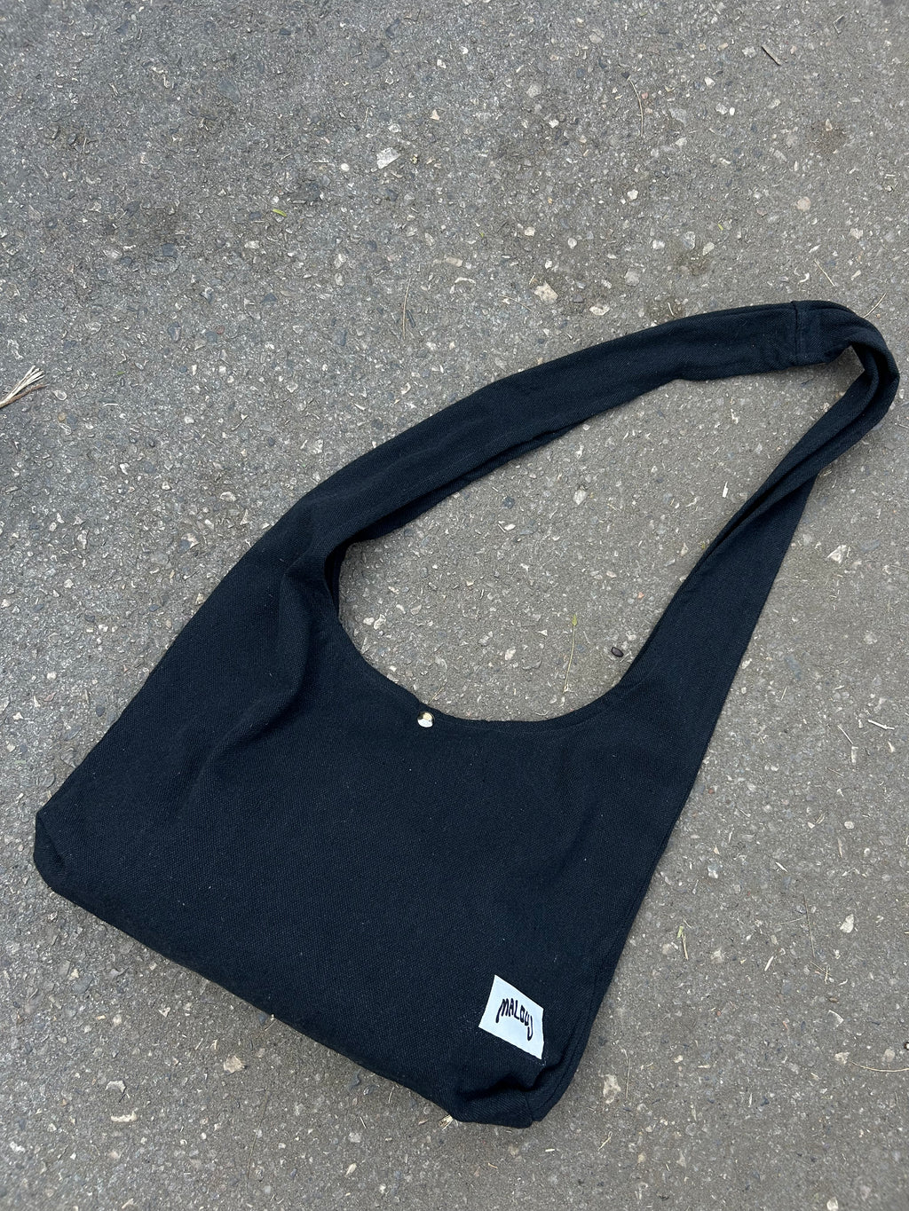 BLACK SHOULDER BAG