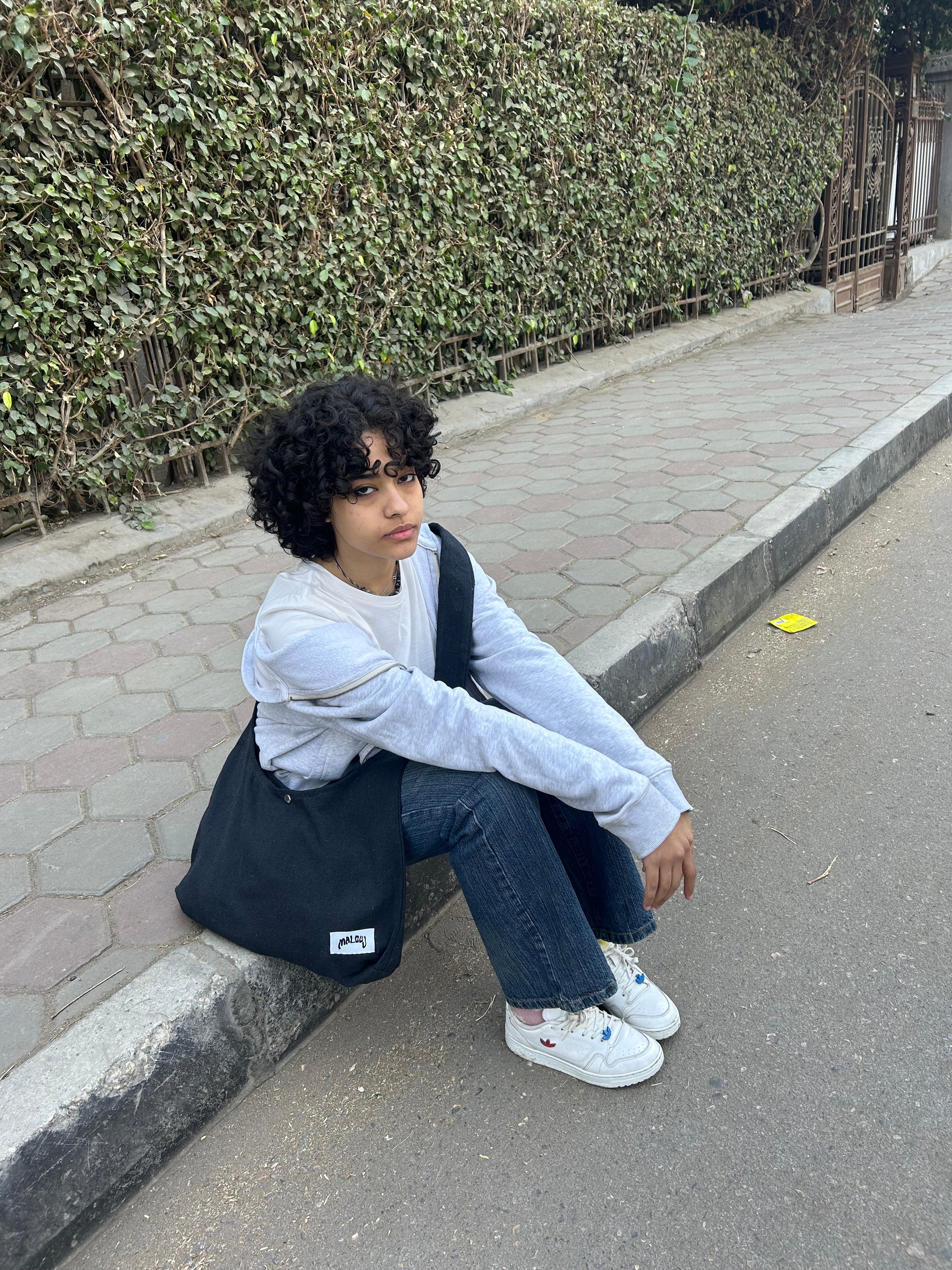 BLACK SHOULDER BAG