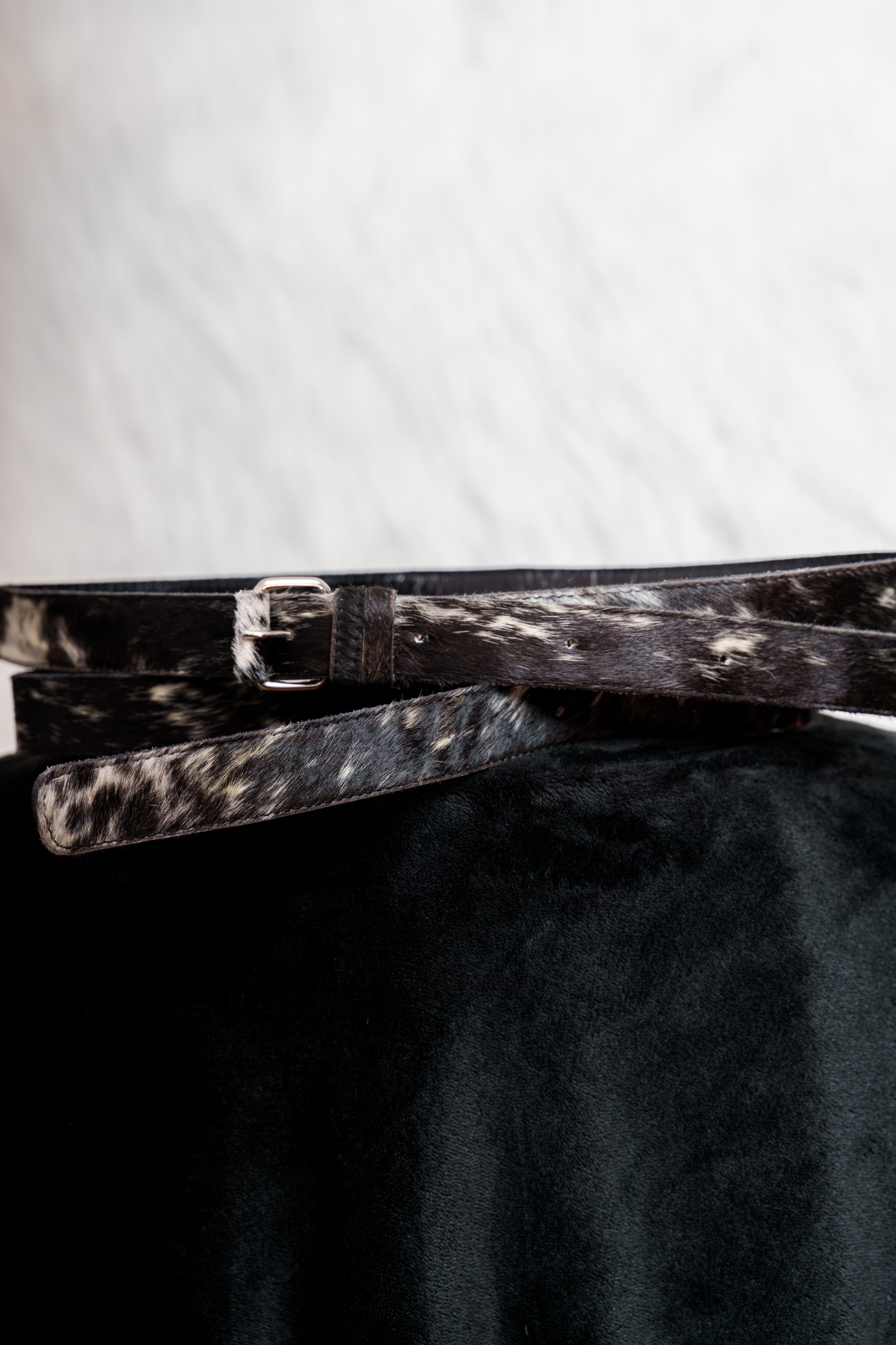 Cowhide belt in black