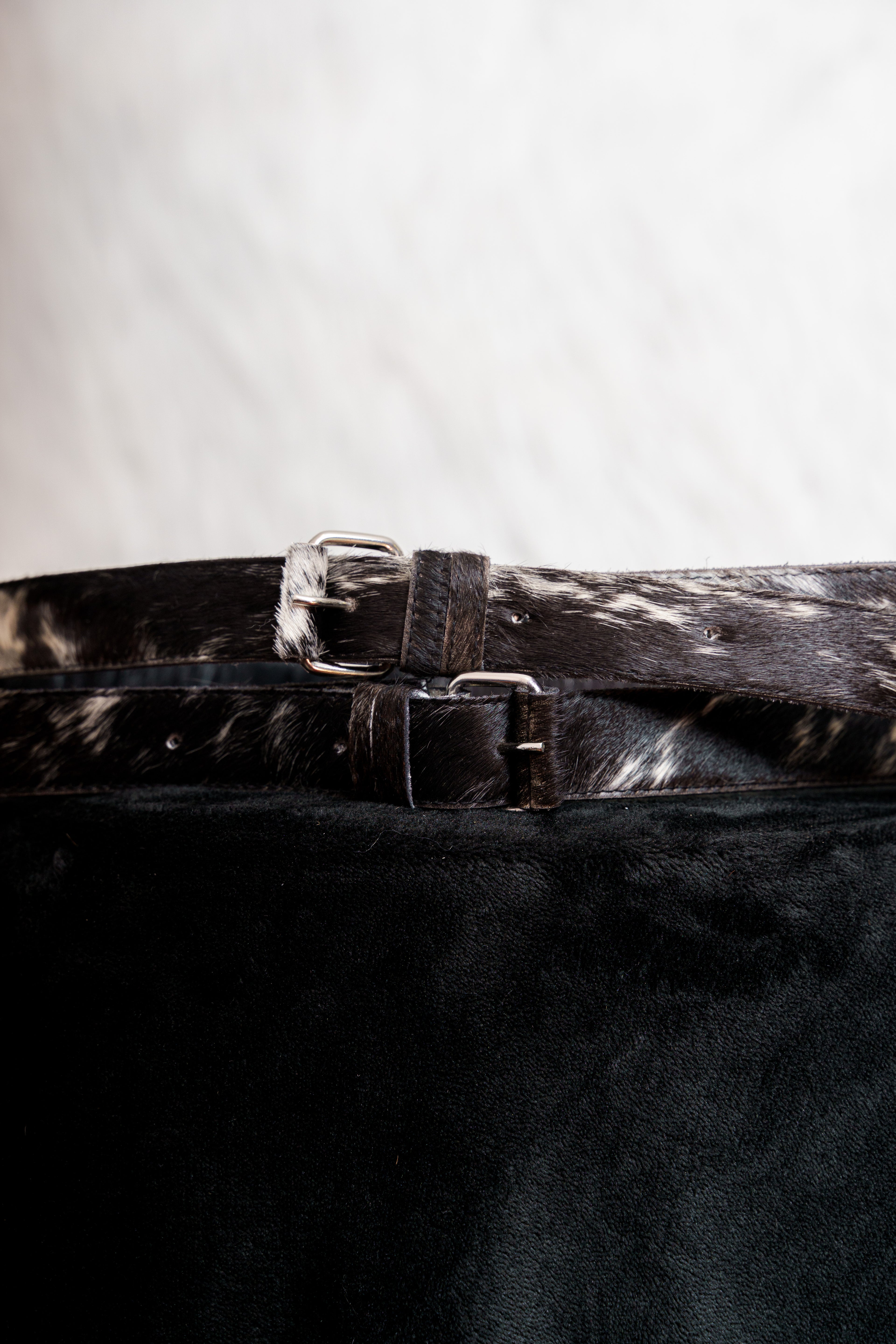 Cowhide belt in black